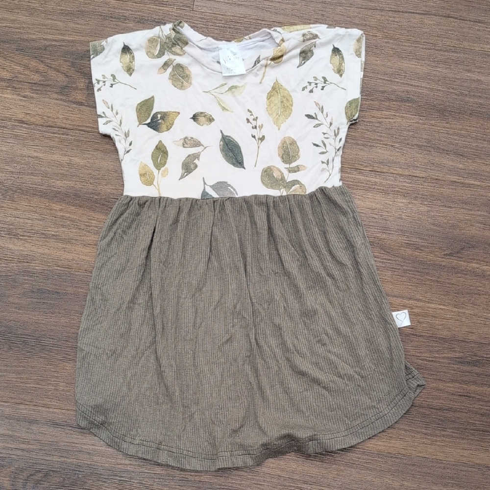 Vi & Jax Ribbed Leaf Dress